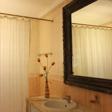 Sea View With Balcony And Pool - Da בית הארחה Senhora da Luz