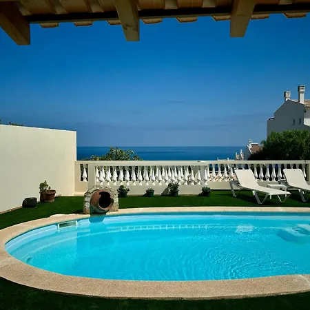 Sea View With Balcony And Pool - Da Luz