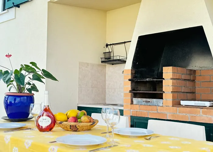 Sea View With Balcony And Pool - Da Penzion Luz