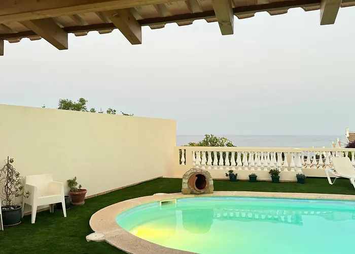 Sea View With Balcony And Pool - Da Penzion